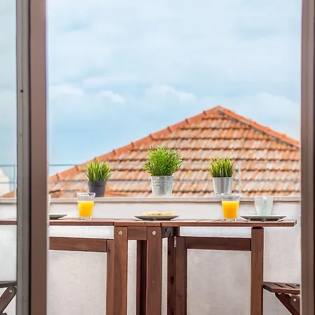Alfama Lovely Duplex Apartment Lisbon